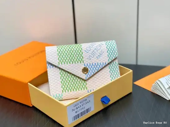cm LOUIS VICTORINE WALLET-12*9.5*1.5 VUITTON 0611